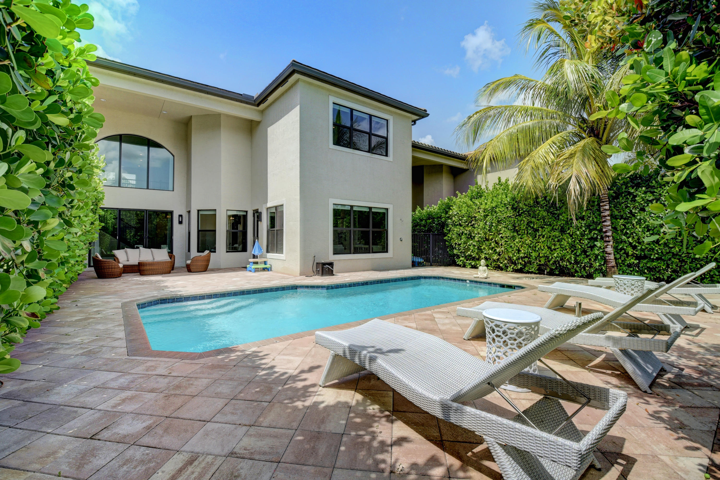 9481 Eden Roc Court Delray Beach, FL 33446 - Photo 30 of 52 Patio