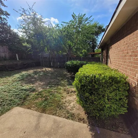 $2,100 | 825 Stafford Station Drive, Saginaw, TX 76131