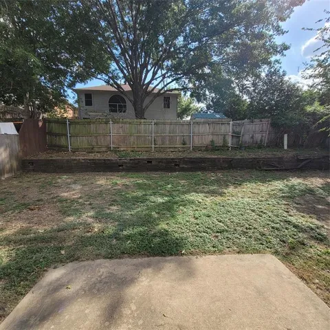 $2,100 | 825 Stafford Station Drive, Saginaw, TX 76131