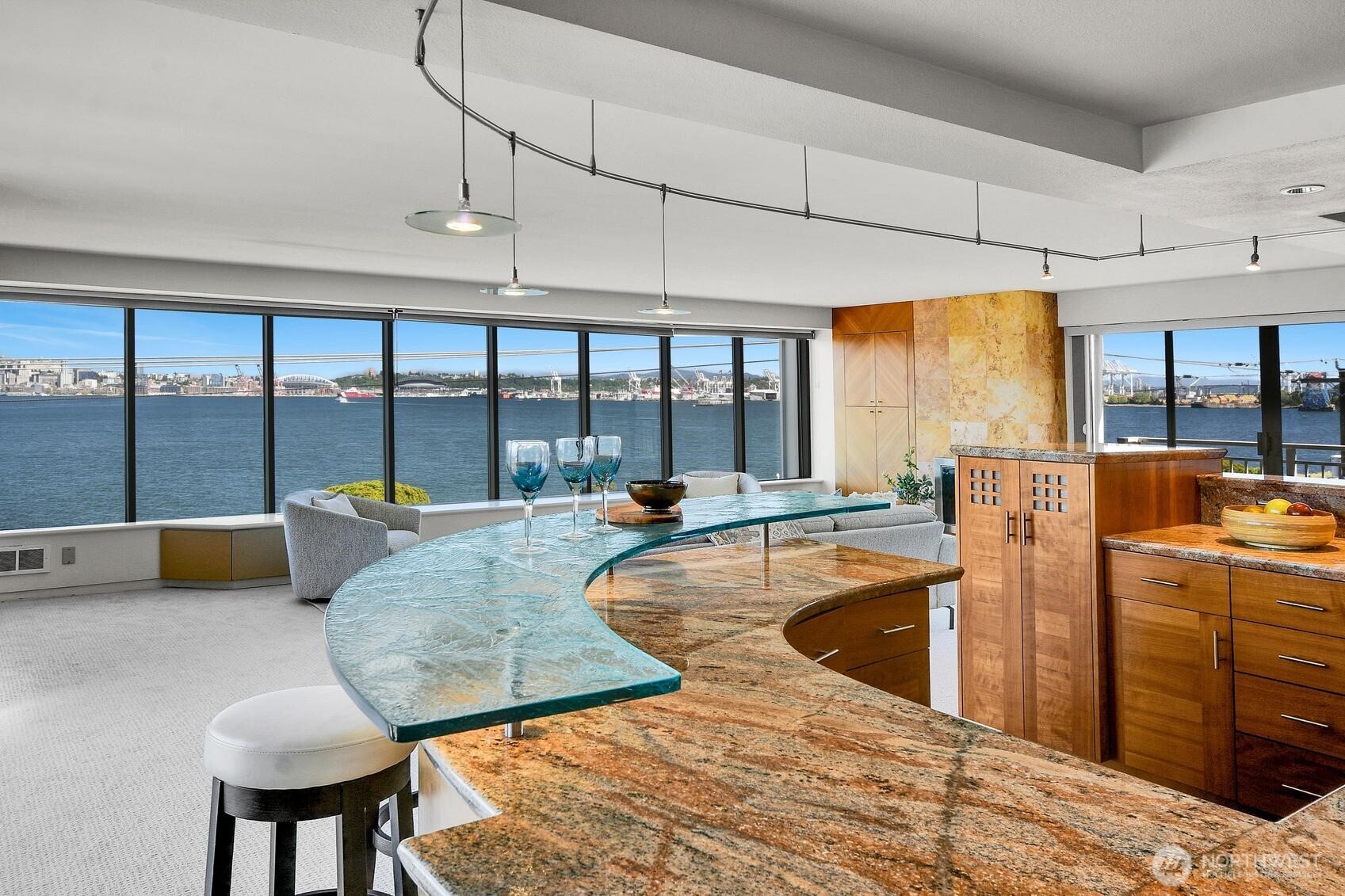 1111 Harbor Avenue Southwest, Unit 500 Seattle, WA 98116 - Photo 17 of 40