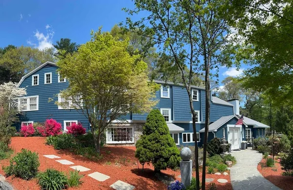 $2,675,000 | 25 Pleasant Street South, Dover, MA 02030