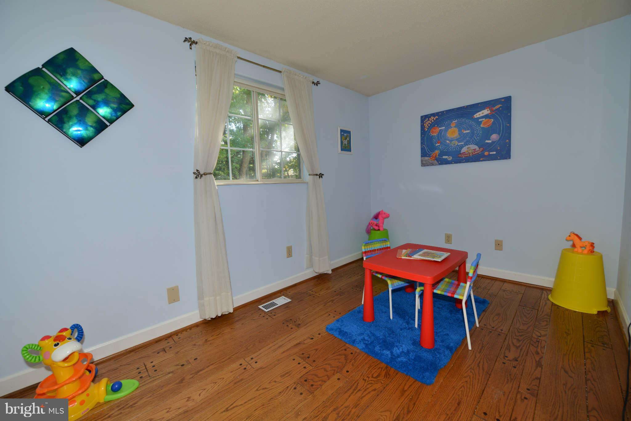5911 Freds Oak Road Burke, VA 22015 - Photo 14 of 21 Bedroom #3