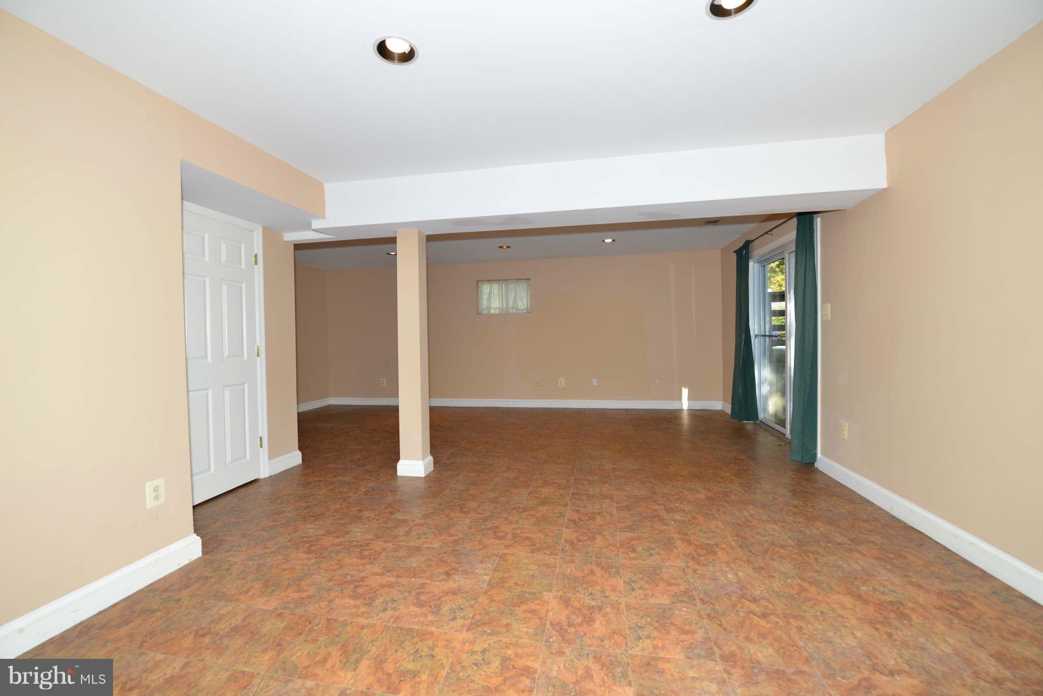 5911 Freds Oak Road Burke, VA 22015 - Photo 19 of 21 Den/Office/Recreation Room