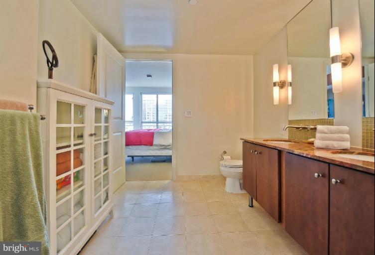 1025 First Street Southeast, Unit 305 Washington, DC 20003 - Photo 20 of 29 Bath (Master)