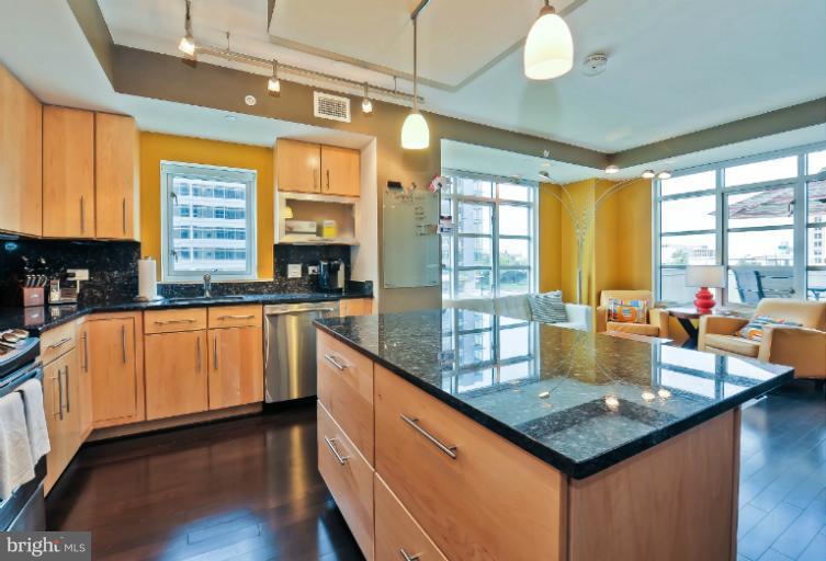 1025 First Street Southeast, Unit 305 Washington, DC 20003 - Photo 4 of 29 Kitchen