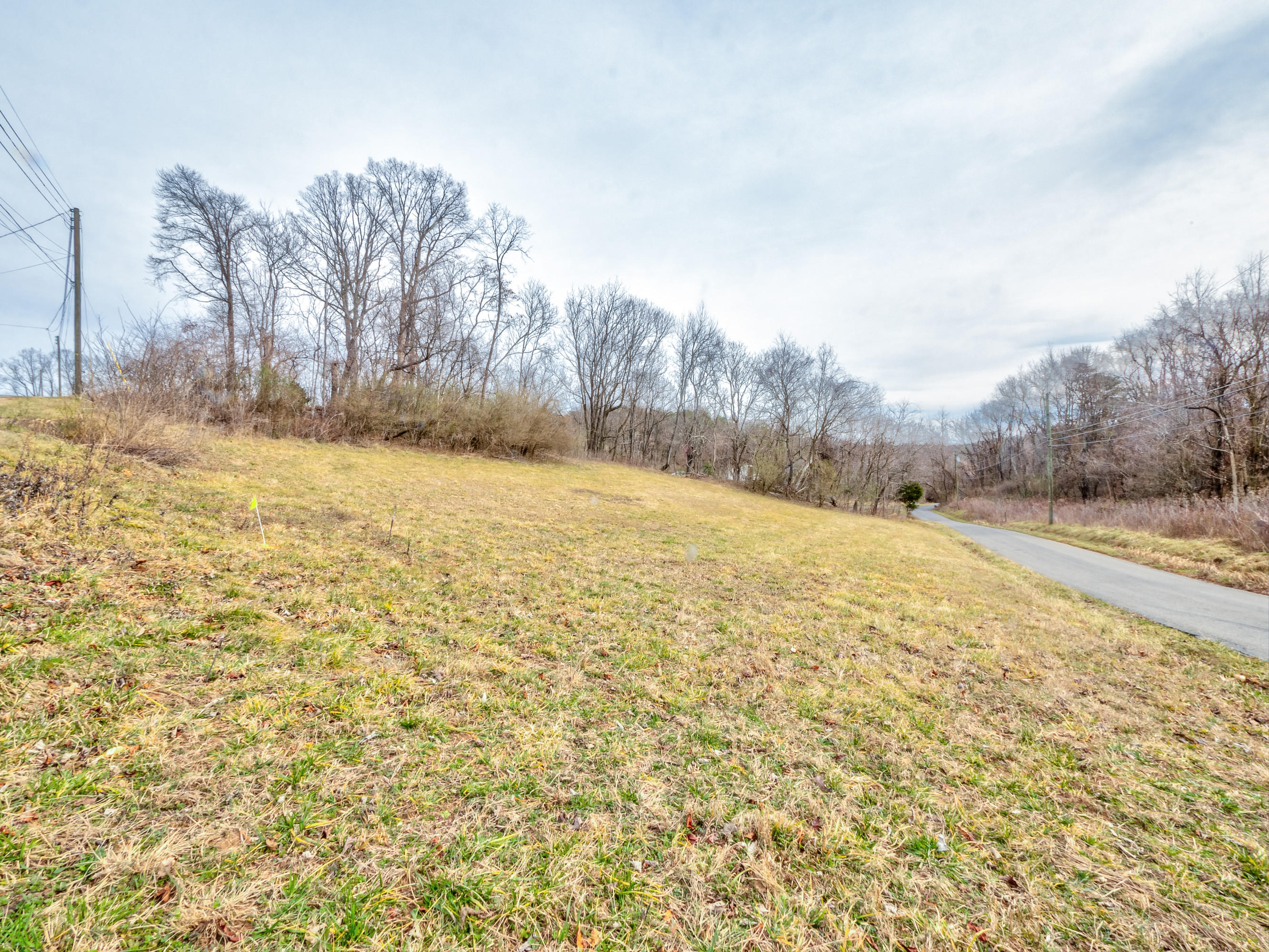2824 Highland Road Roanoke, VA 24014 - Photo 2 of 22 01_2824_Highland_Ave01_mls