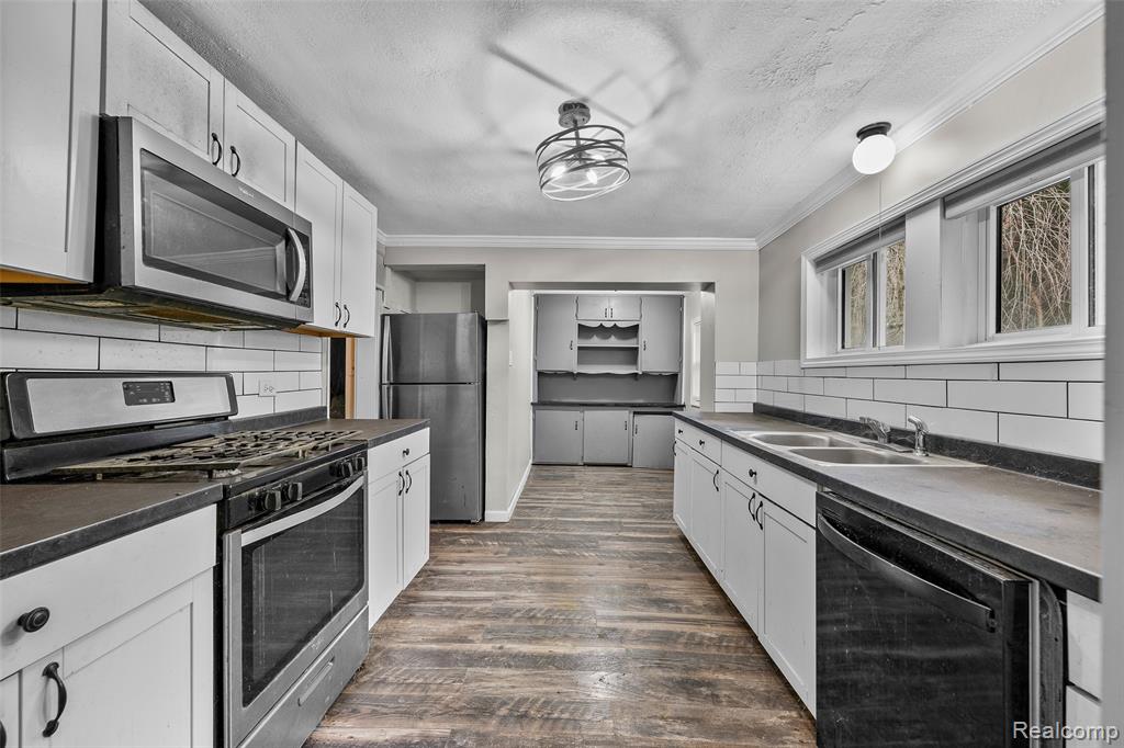42192 Dequindre Road Sterling Heights, MI 48314 - Photo 11 of 18