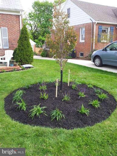 5 Tanglewood Road Baltimore, MD 21228 - Photo 22 of 28 Landscaping