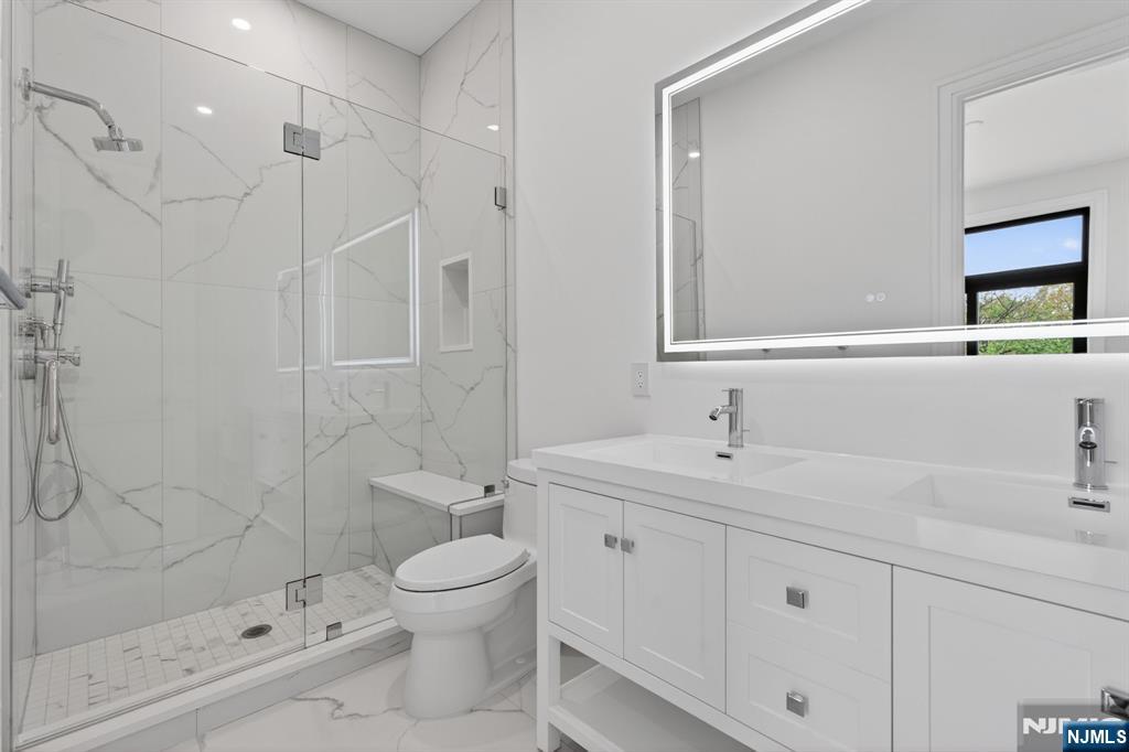 522 Valley Road, Unit 3 Clifton, NJ 07013 - Photo 20 of 40 Gallery Image 20