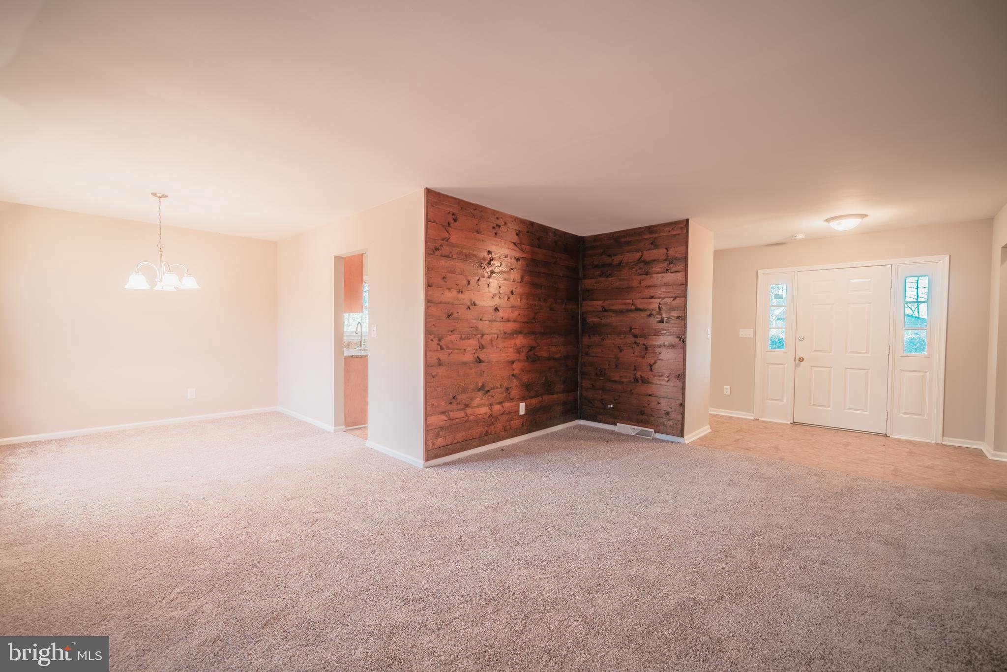 1309 Jacks Shop Road Rochelle, VA 22738 - Photo 15 of 27 Living room