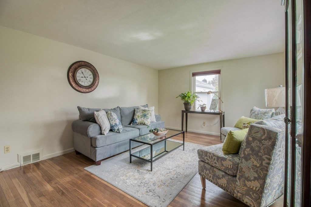 1495 Parker Street Springfield, MA 01129 - Photo 5 of 24 Gallery Image 5