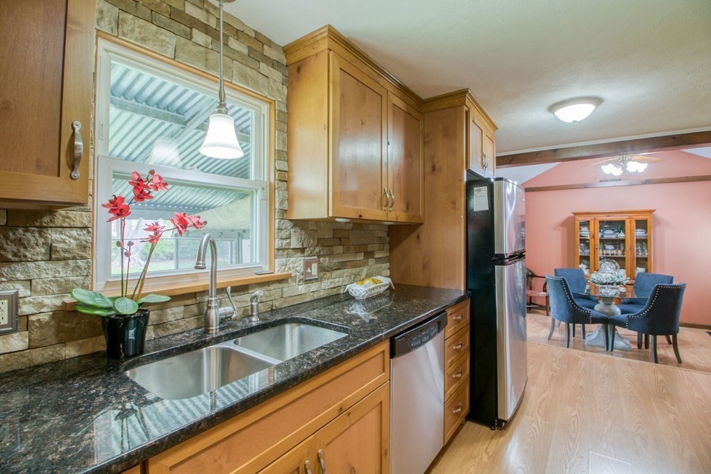 1495 Parker Street Springfield, MA 01129 - Photo 8 of 24 Gallery Image 8