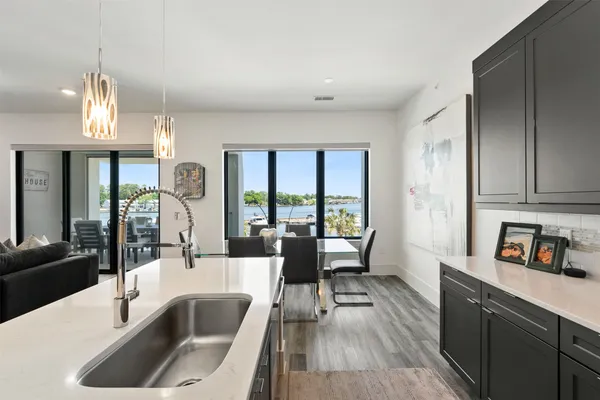 $595,000 | 199 Waterpoint Court, Unit 208, Conroe, TX 77304