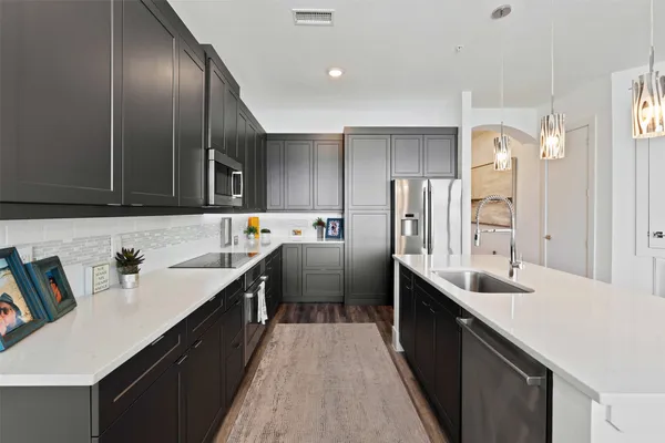 $595,000 | 199 Waterpoint Court, Unit 208, Conroe, TX 77304
