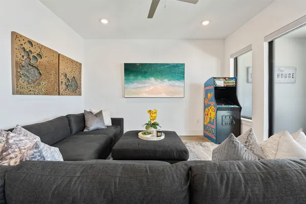 $595,000 | 199 Waterpoint Court, Unit 208, Conroe, TX 77304