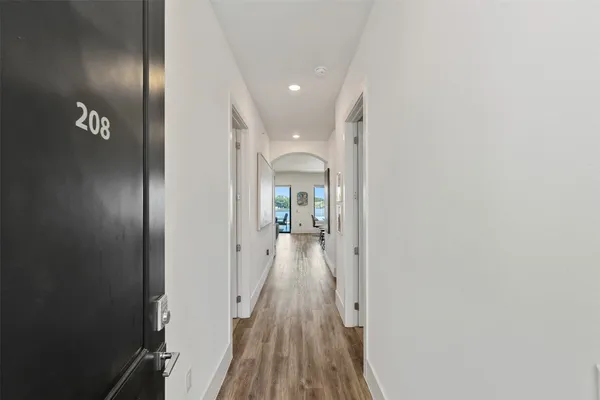 $595,000 | 199 Waterpoint Court, Unit 208, Conroe, TX 77304