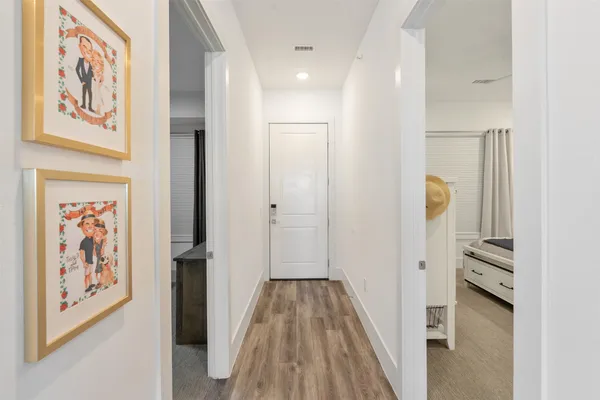 $595,000 | 199 Waterpoint Court, Unit 208, Conroe, TX 77304