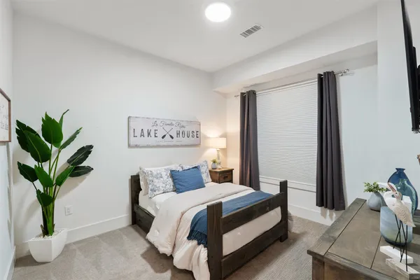 $595,000 | 199 Waterpoint Court, Unit 208, Conroe, TX 77304