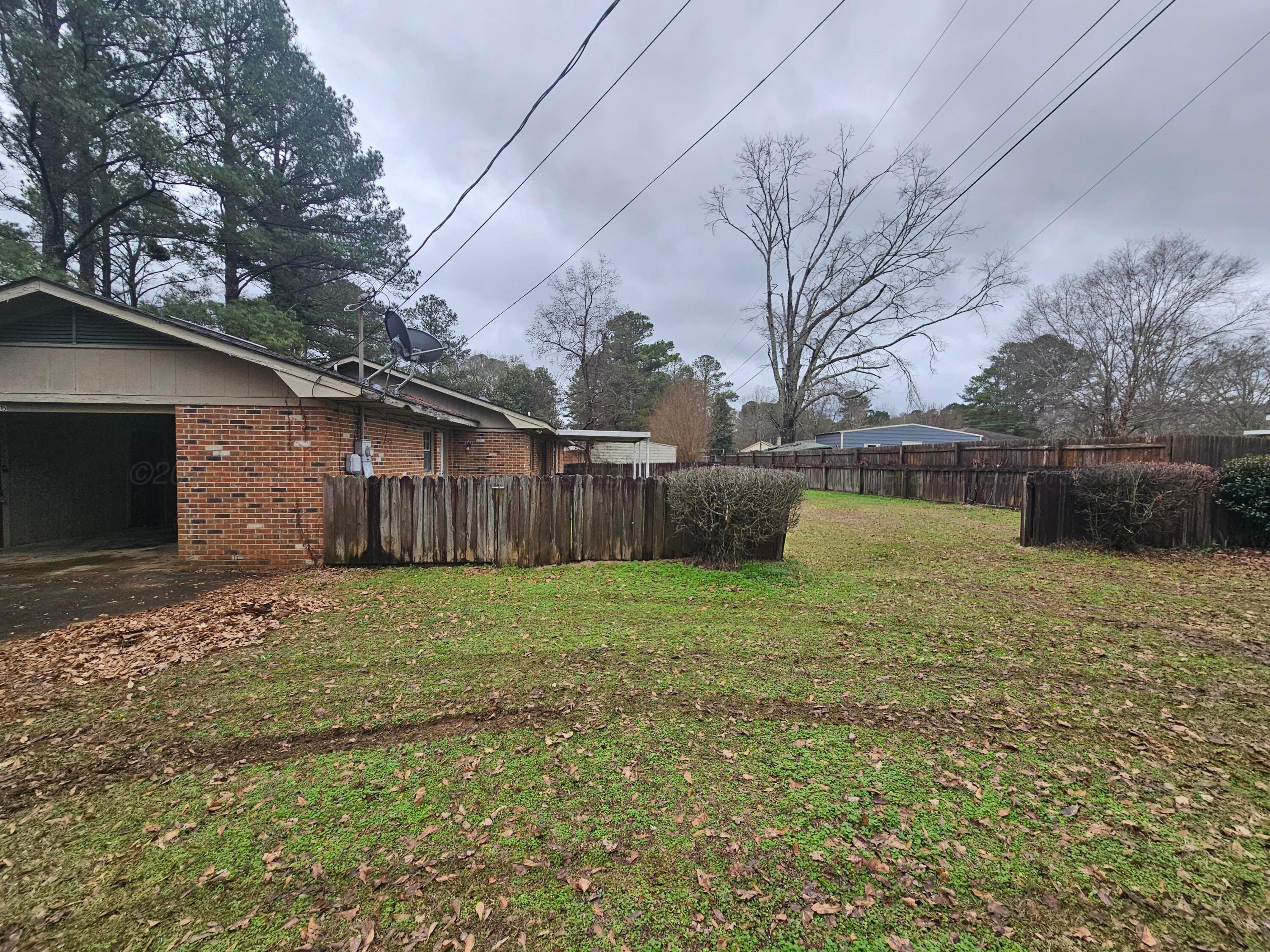 215 Crescent Road Aliceville, AL 35442 - Photo 4 of 16 20260110_142225