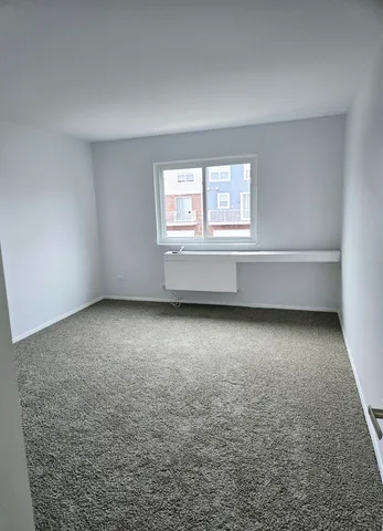 $1,850 | 264 12th Street, Unit F, Wheeling, IL 60090