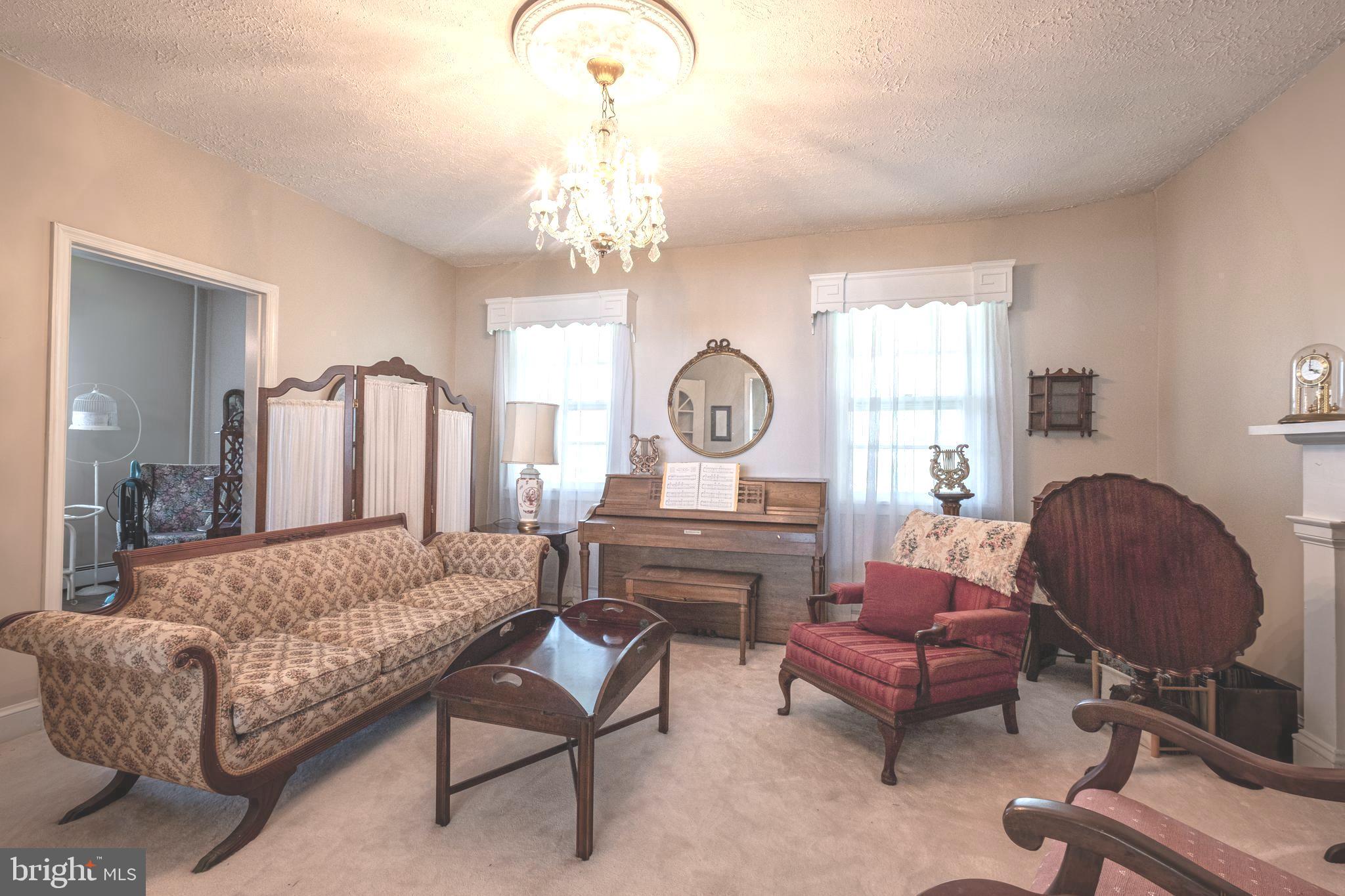 13922 River Road Newburg, MD 20664 - Photo 12 of 81 Large living room