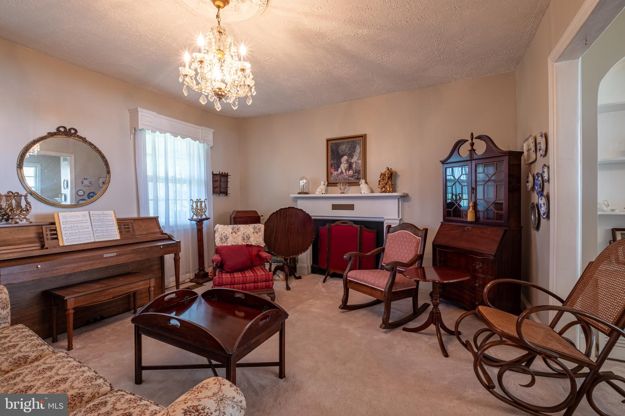 13922 River Road Newburg, MD 20664 - Photo 13 of 81 Living Room with lots of room