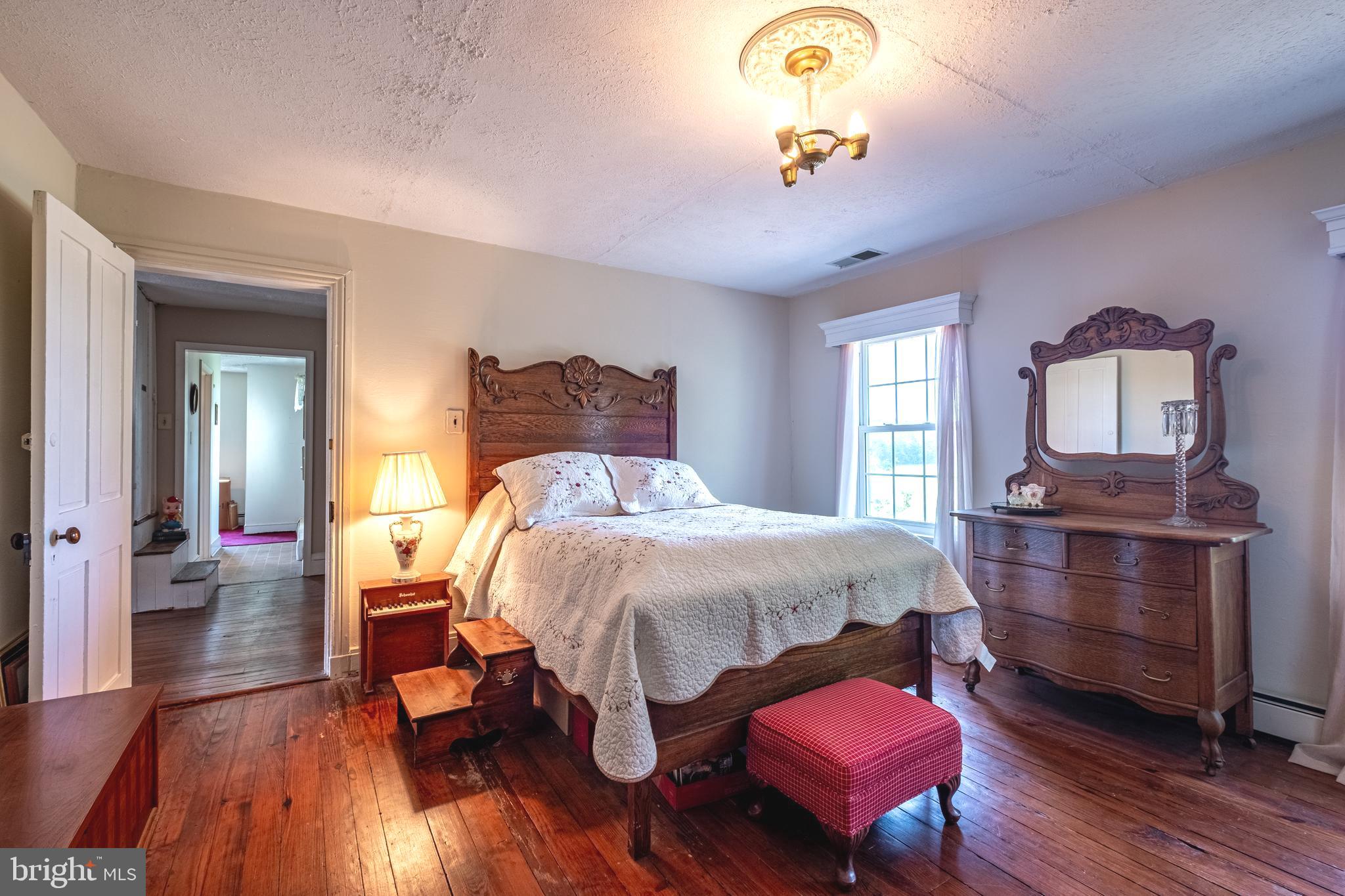 13922 River Road Newburg, MD 20664 - Photo 21 of 81 Large bedroom