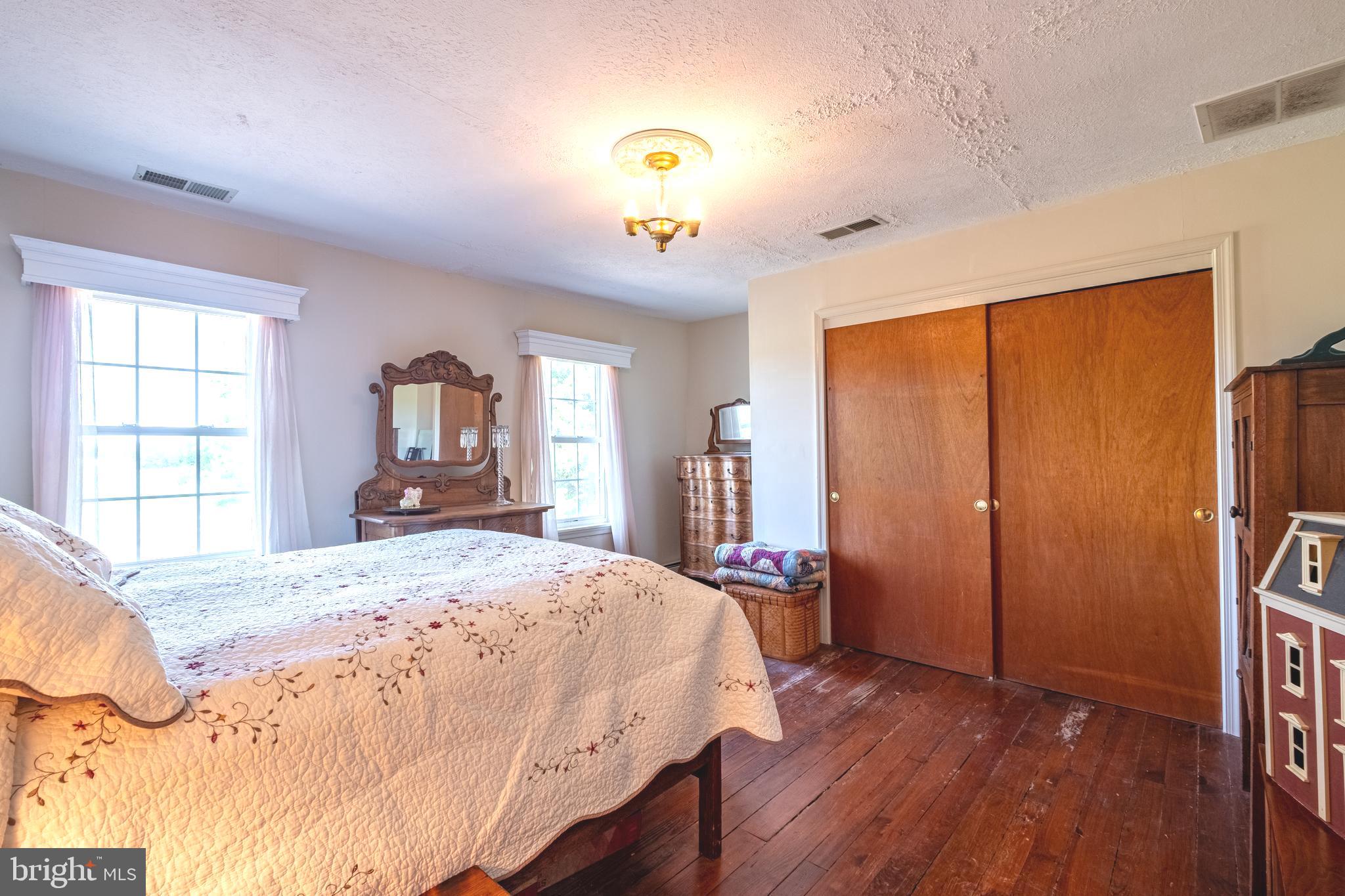 13922 River Road Newburg, MD 20664 - Photo 22 of 81 Double closet in bedroom