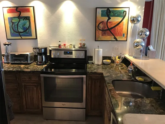 $5,000 | 100 Lincoln Road, Unit 644, Miami Beach, FL 33139