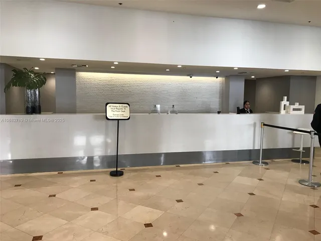 $5,000 | 100 Lincoln Road, Unit 644, Miami Beach, FL 33139