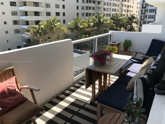 $5,000 | 100 Lincoln Road, Unit 644, Miami Beach, FL 33139