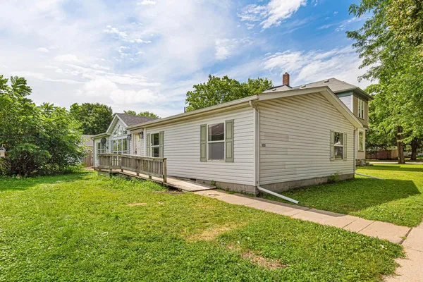$180,000 | 322 Park Row, St. Peter, MN 56082