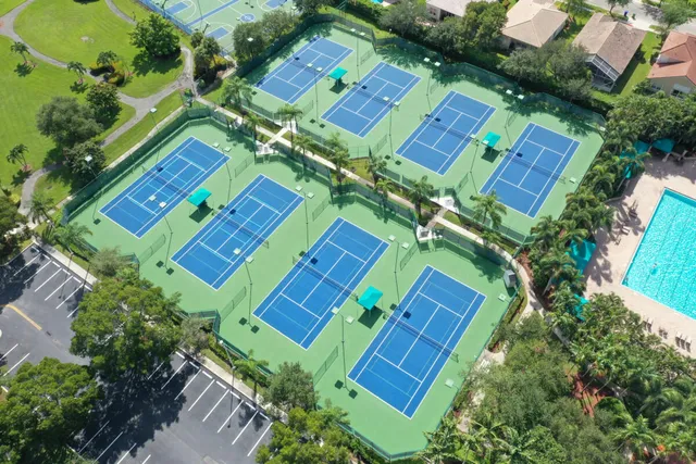 a view of a tennis court
