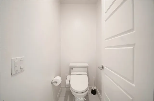 a bathroom with a toilet