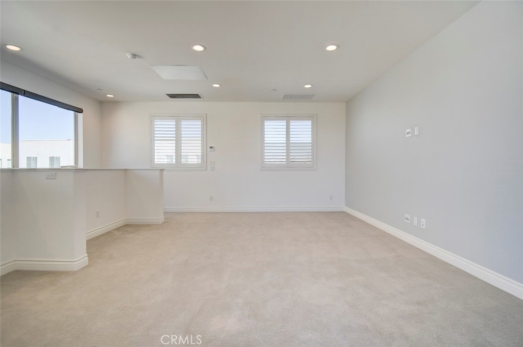 148 Spectacle Irvine, CA 92618 - Photo 37 of 47 an empty room with a window