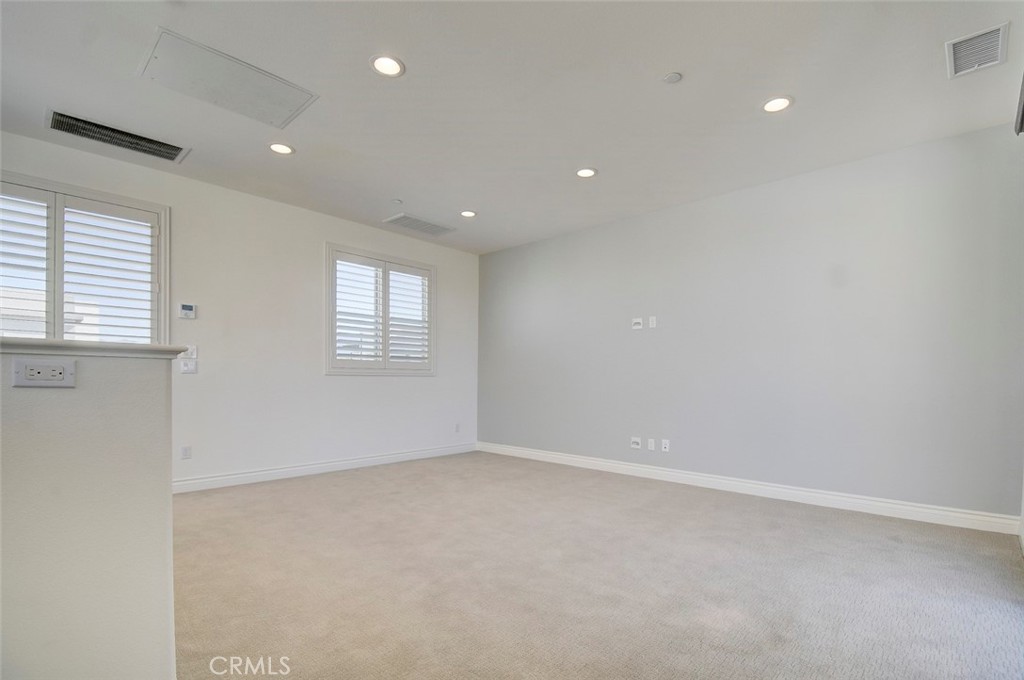 148 Spectacle Irvine, CA 92618 - Photo 39 of 47 an empty room with windows