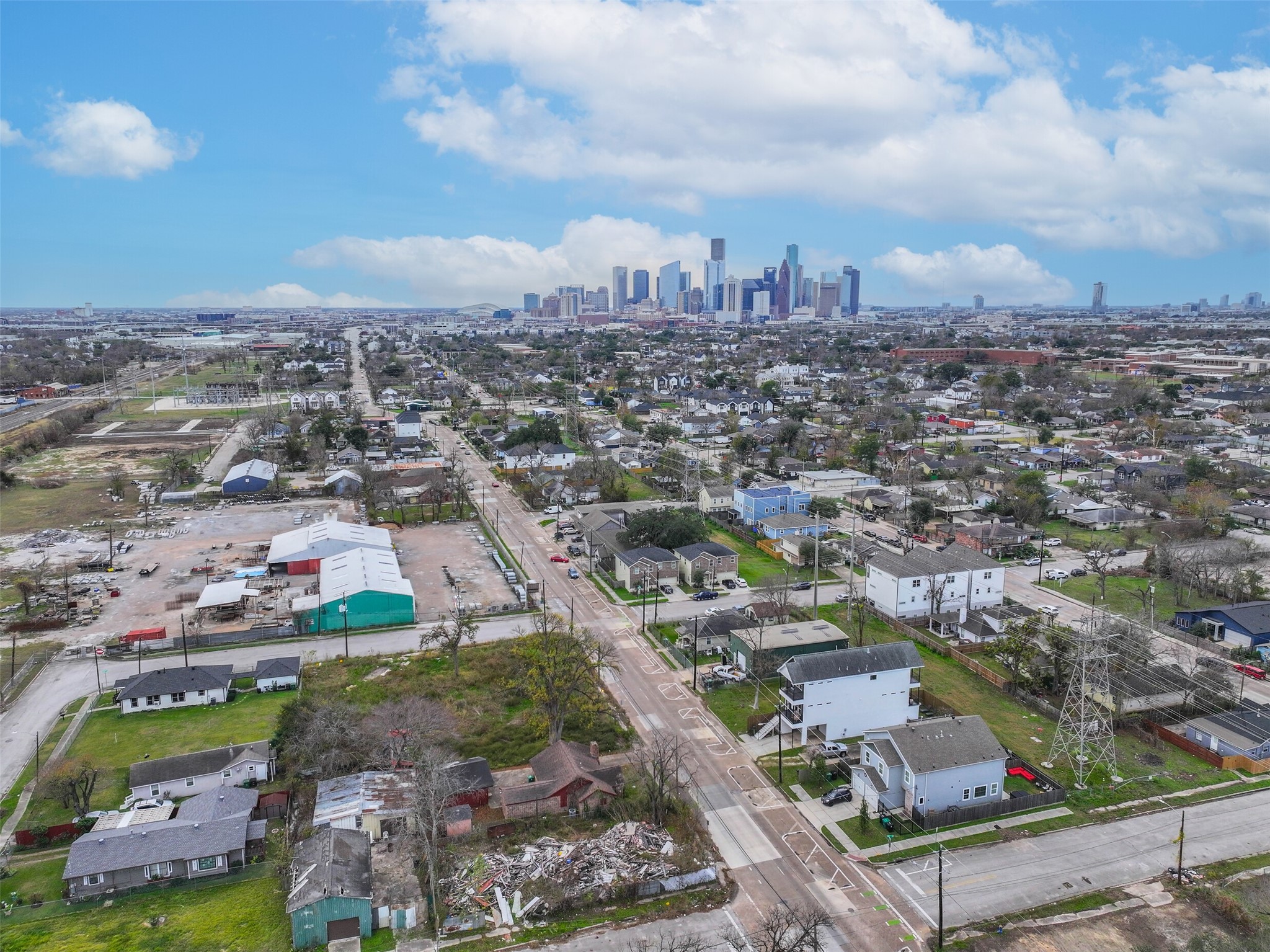 0 Elysian Street Houston, TX 77009 - Photo 3 of 6 an aerial view of a city with lots of residential buildings