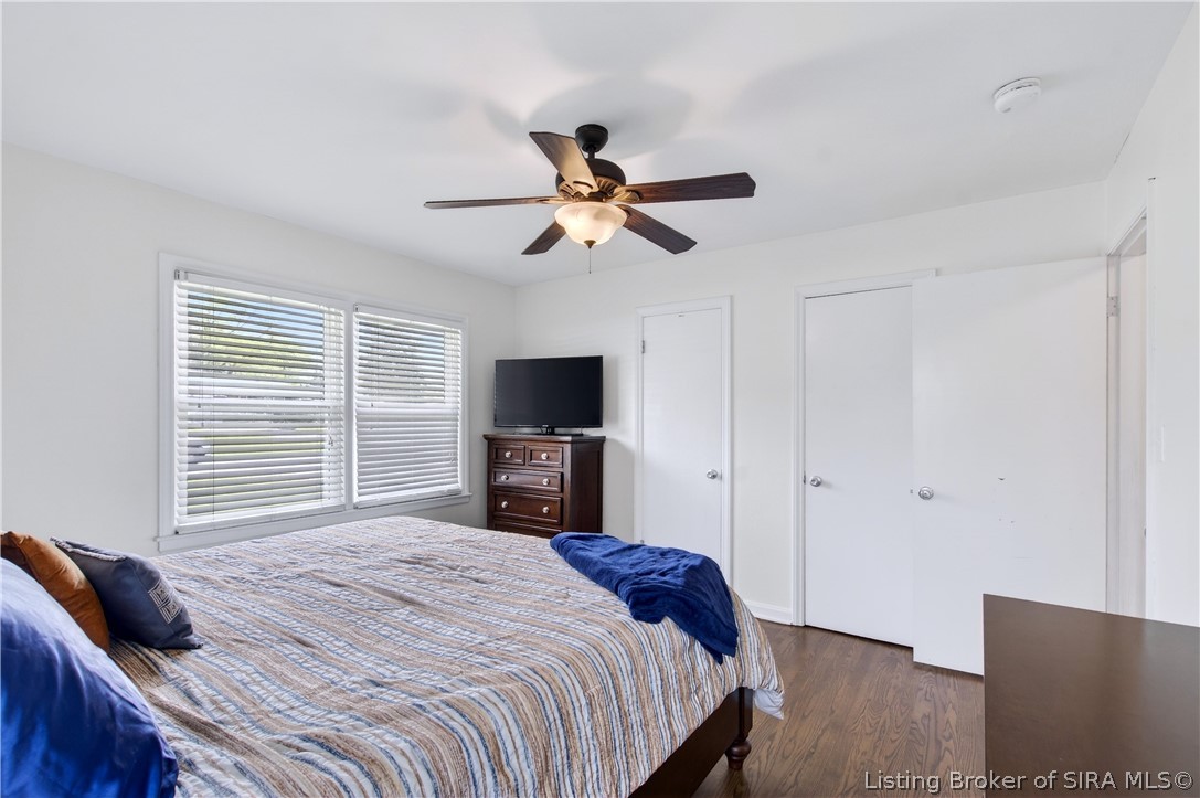 15 Robin Road New Albany, IN 47150 - Photo 22 of 49 Double closets