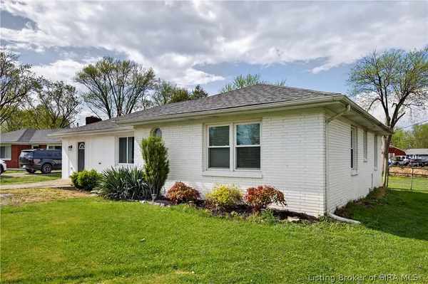 $265,000 | 15 Robin Road, New Albany, IN 47150