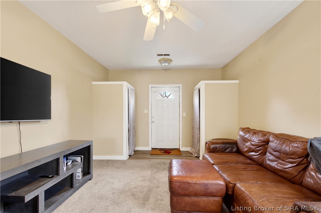 15 Robin Road New Albany, IN 47150 - Photo 39 of 49 Double closets