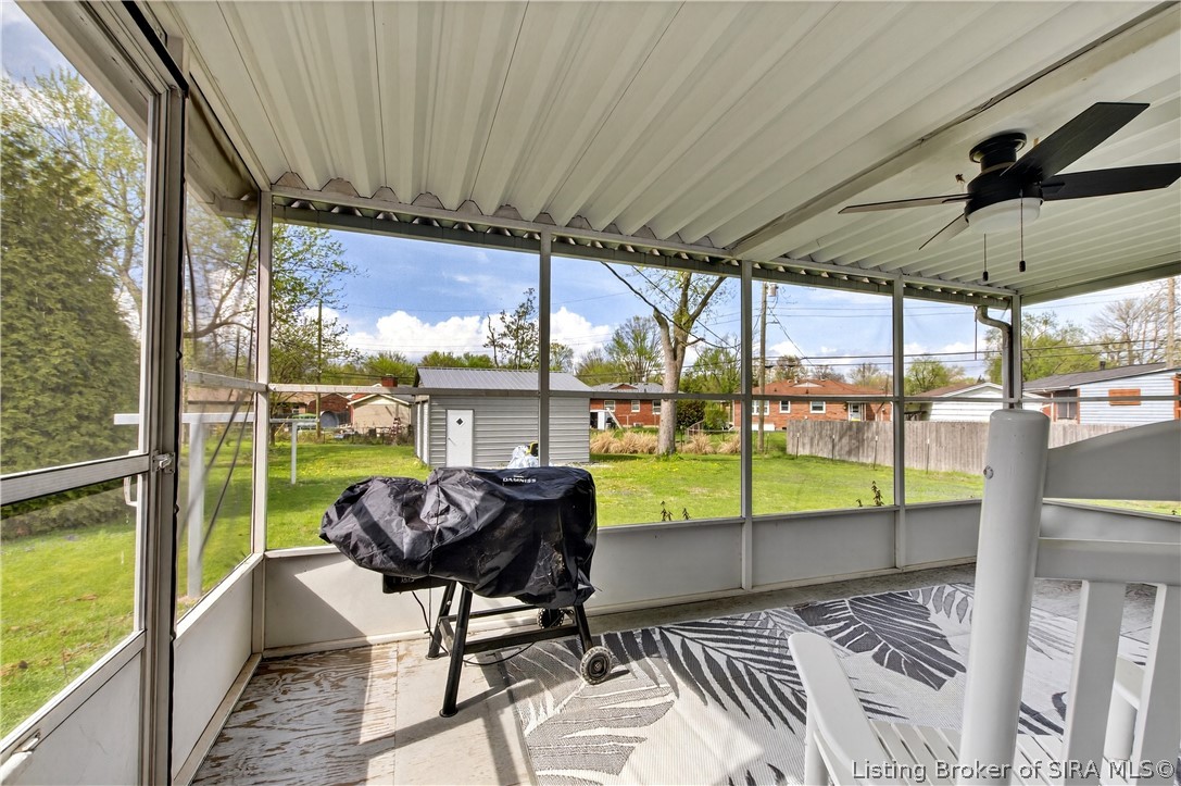15 Robin Road New Albany, IN 47150 - Photo 42 of 49 Screened in porch