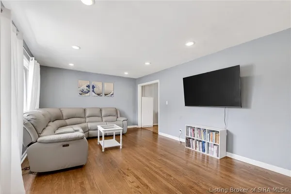 $265,000 | 15 Robin Road, New Albany, IN 47150