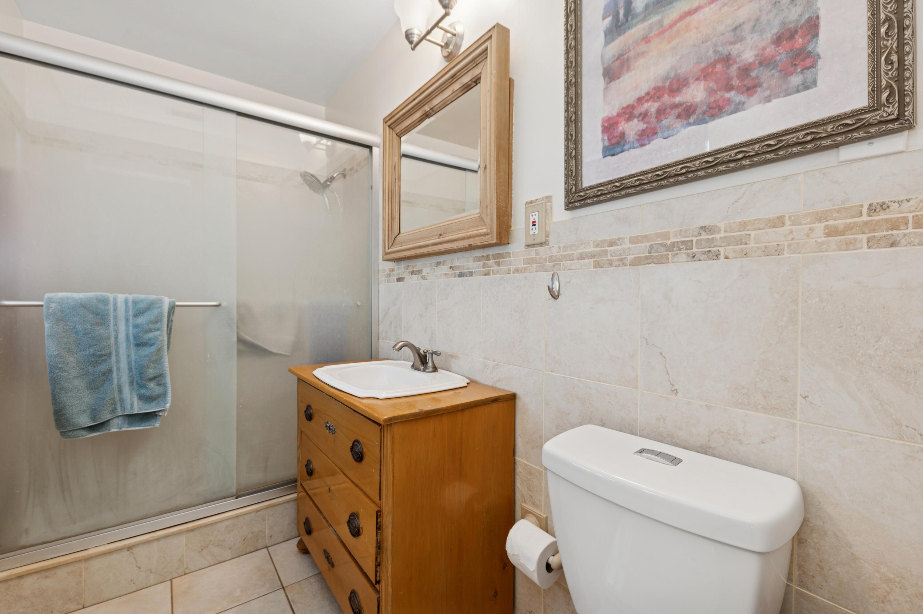167 Northwest 6th Avenue Boca Raton, FL 33432 - Photo 15 of 20 Bathroom #3