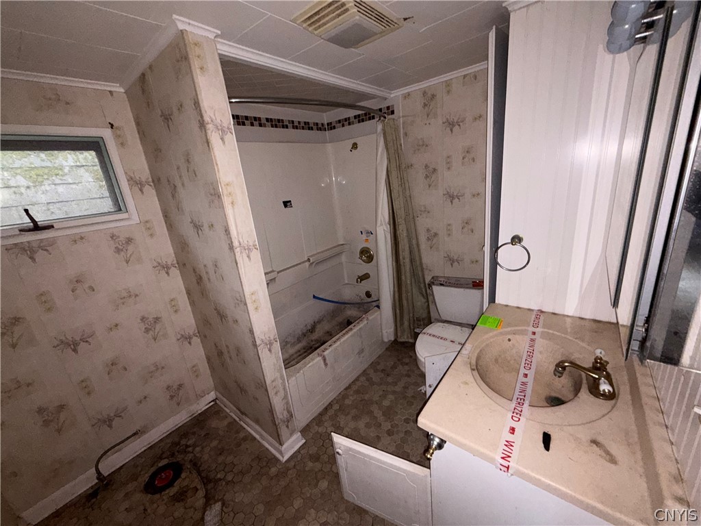 3247 County Rte 57 Volney, NY 13126 - Photo 15 of 24 Full bathroom 2