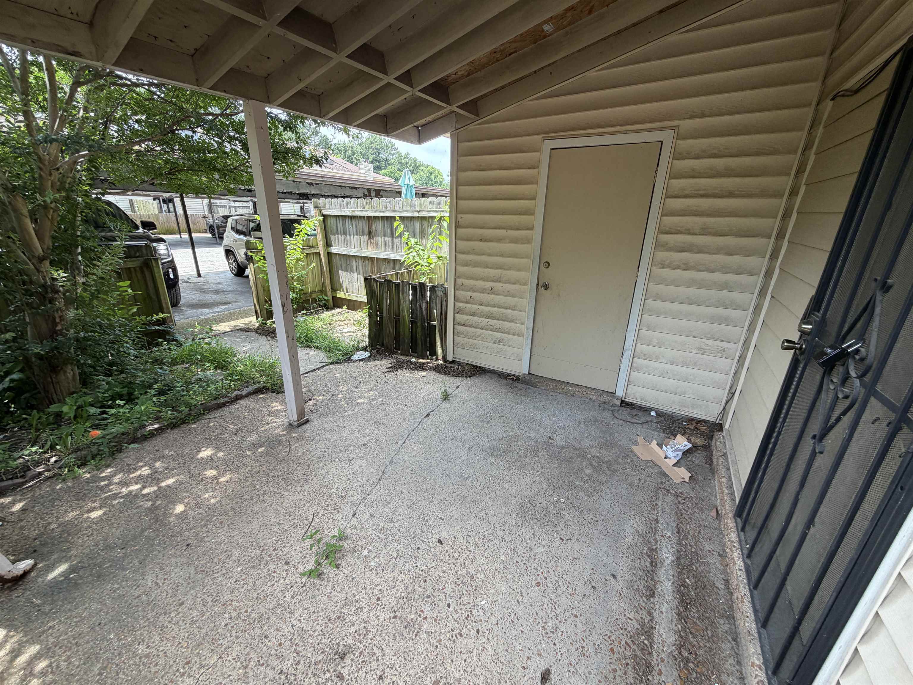 5573 Pleasant View Road, Unit 35 Memphis, TN 38134 - Photo 3 of 13 a view of a garage