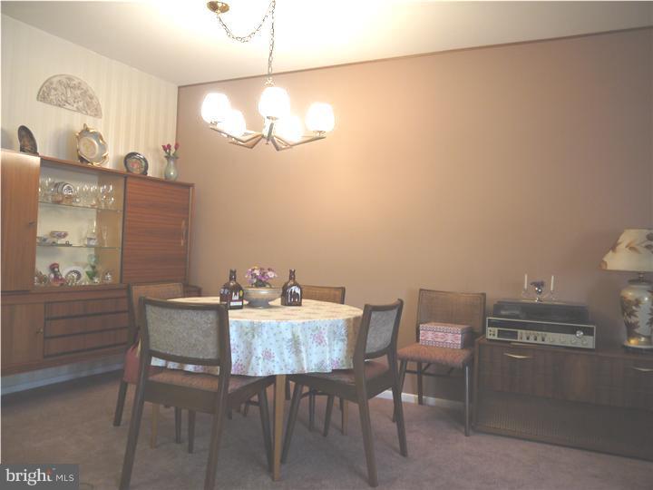 3527 Oakhill Road Philadelphia, PA 19154 - Photo 4 of 21 Gallery Image 4