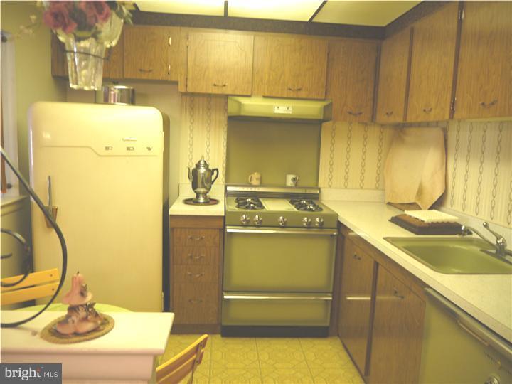 3527 Oakhill Road Philadelphia, PA 19154 - Photo 6 of 21 Gallery Image 6
