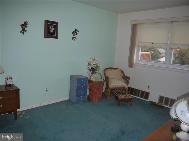 3527 Oakhill Road Philadelphia, PA 19154 - Photo 8 of 21 Gallery Image 8