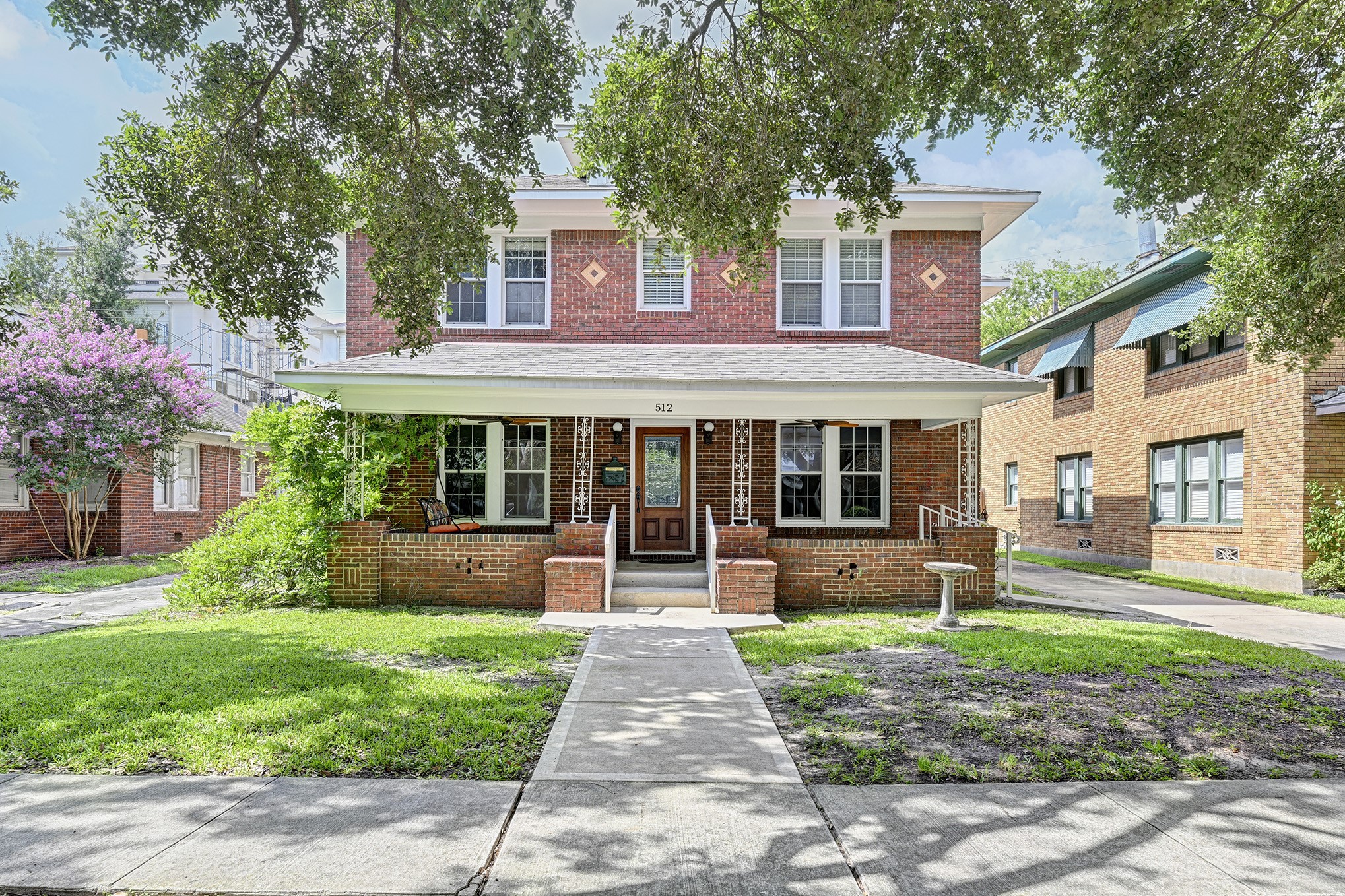 512 West Pierce Street Houston, TX 77019 - Photo 1 of 21 Welcome to this beautiful Historic Houston Home between Montrose and Downtown. Great sidewalks for walking your dog with mature trees.