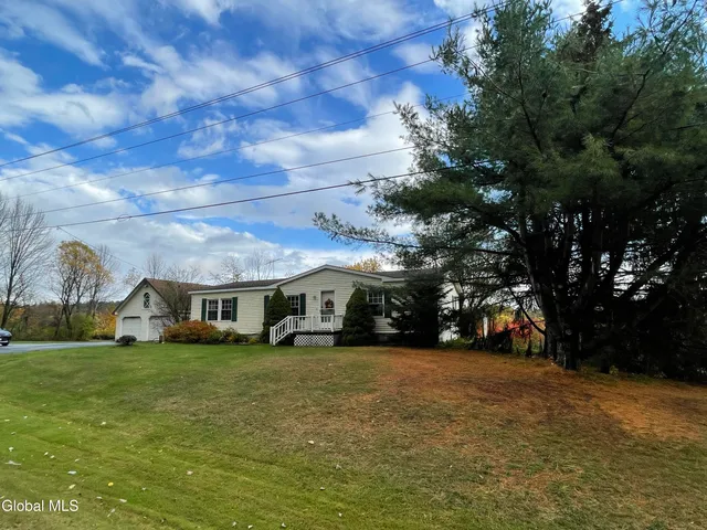 $194,900 | 492 Highway 22, Ticonderoga, NY 12883